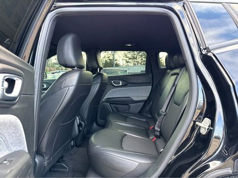 Certified 2024 Jeep Compass Latitude image 10