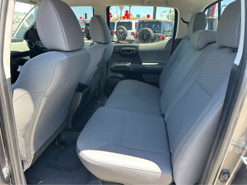 Used 2021 Toyota Tacoma SR5 RWD image 10
