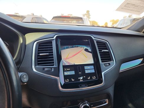 Used 2019 Volvo XC90 T6 Momentum image 17