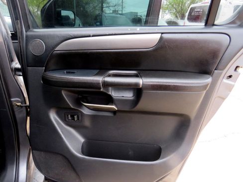 Used 2013 Nissan Armada SV image 23