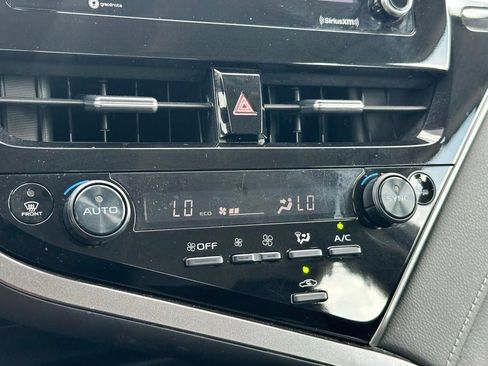 Used 2024 Toyota Camry SE FWD image 13