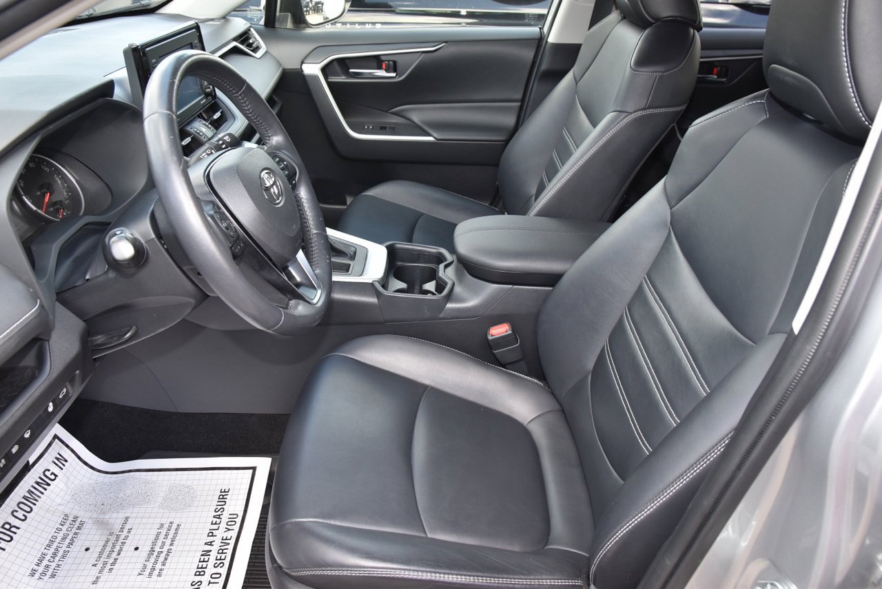 Used 2020 Toyota RAV4 XLE Premium AWD/4WD image 10