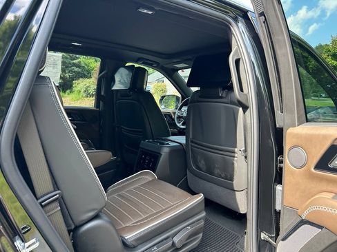Used 2026 GMC Yukon Denali Ultimate AWD/4WD image 55