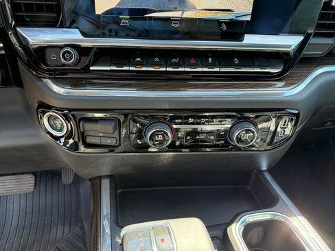 Used 2023 Chevrolet Silverado 1500 LT Trail Boss w/ Convenience Package II AWD/4WD image 25