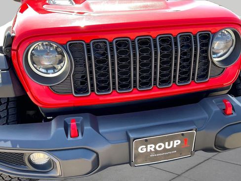 Used 2024 Jeep Wrangler Unlimited Rubicon AWD/4WD image 29