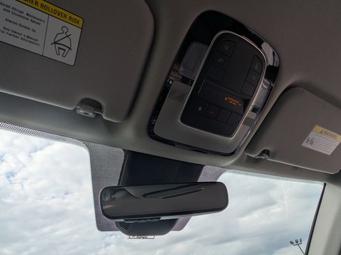 Used 2022 Hyundai Santa Fe SEL w/ Convenience Package image 28