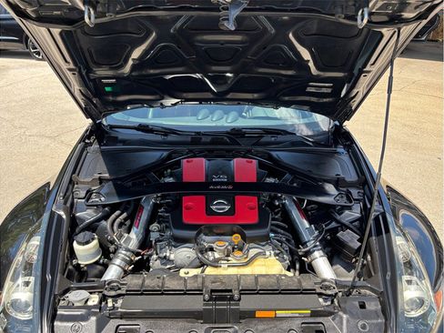 Used 2019 Nissan 370Z NISMO RWD image 39