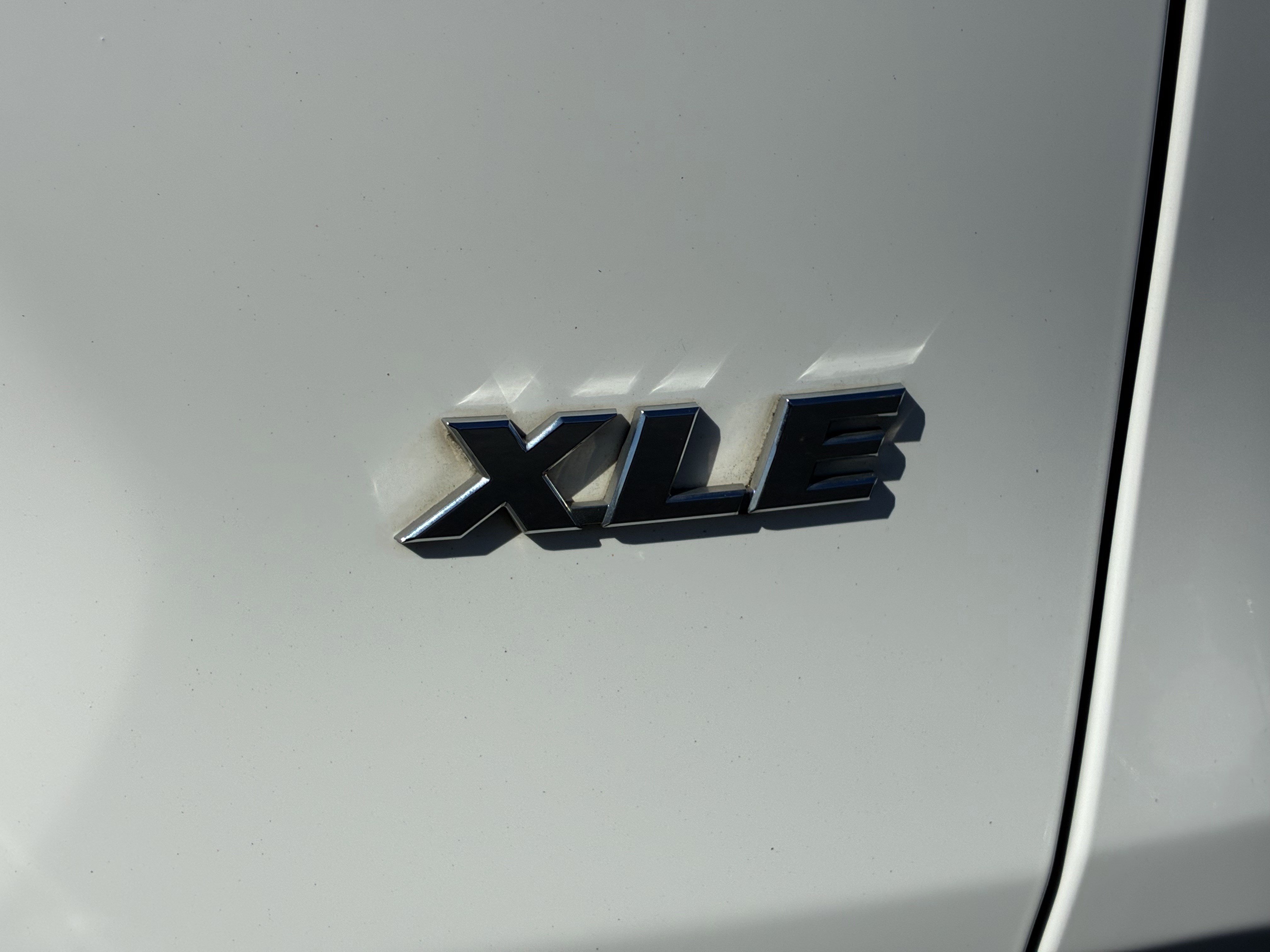 Used 2020 Toyota RAV4 XLE Premium FWD image 11
