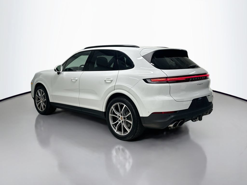 Certified 2025 Porsche Cayenne AWD/4WD image 3