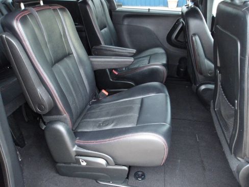 Used 2018 Dodge Grand Caravan GT image 21