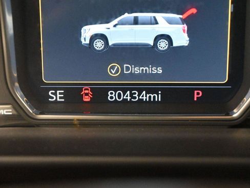 Used 2021 GMC Yukon XL AT4 w/ AT4 Premium Plus Package AWD/4WD image 23