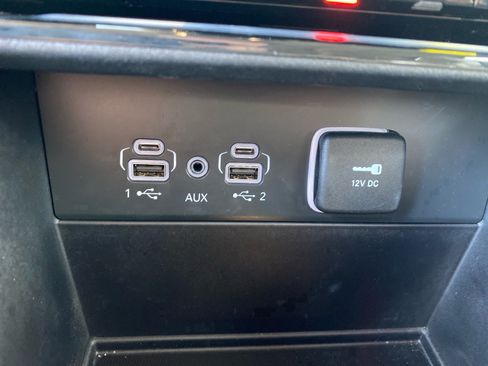 Used 2023 Jeep Grand Cherokee Limited w/ Black Appearance Package AWD/4WD image 84