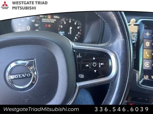 Used 2016 Volvo XC90 T6 Momentum w/ Momentum Plus Package image 16