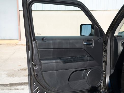 Used 2017 Jeep Patriot High Altitude image 18