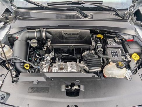 Used 2025 Jeep Compass Limited image 21