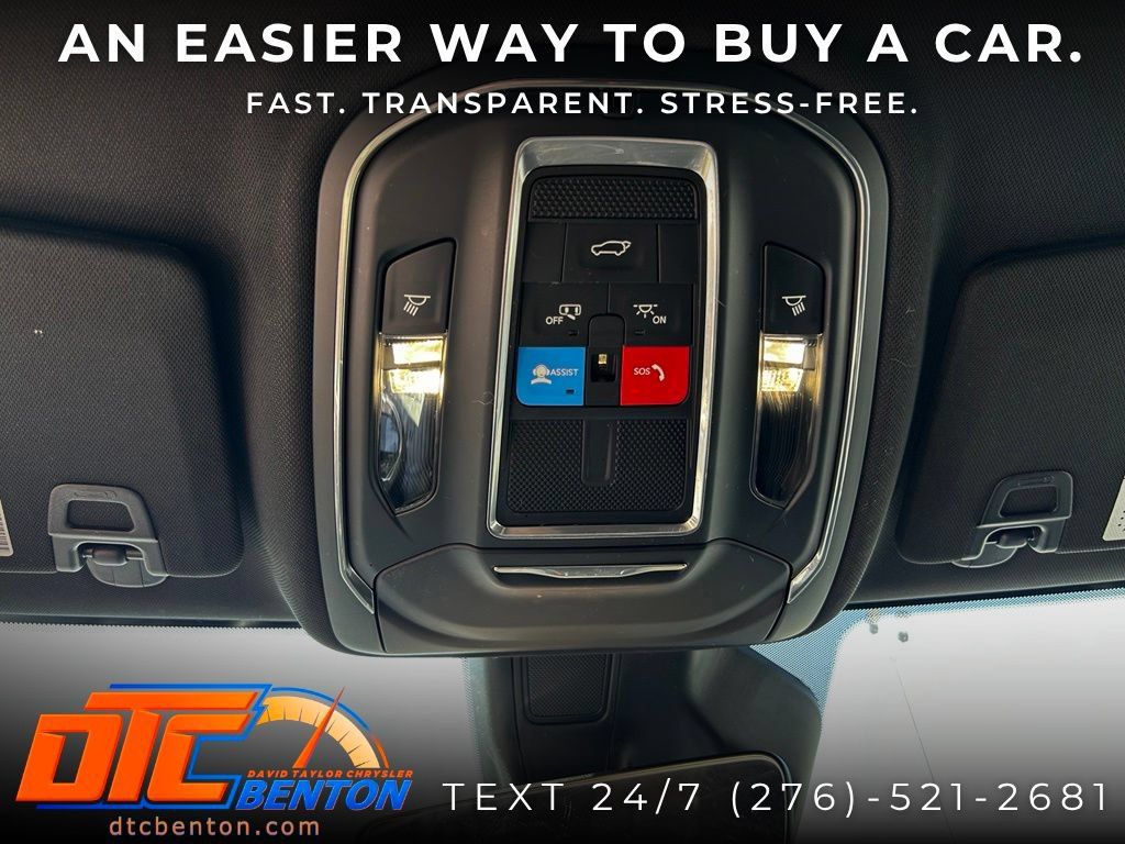 Used 2025 Jeep Grand Cherokee Altitude AWD/4WD image 24