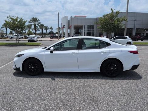 Used 2026 Toyota Camry SE FWD image 7