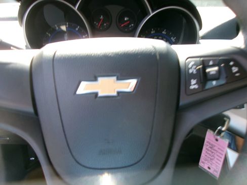 Used 2016 Chevrolet Cruze LS FWD image 18