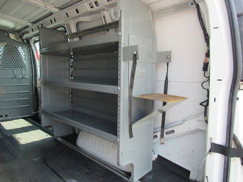 Used 2016 Chevrolet Express 2500 RWD image 20