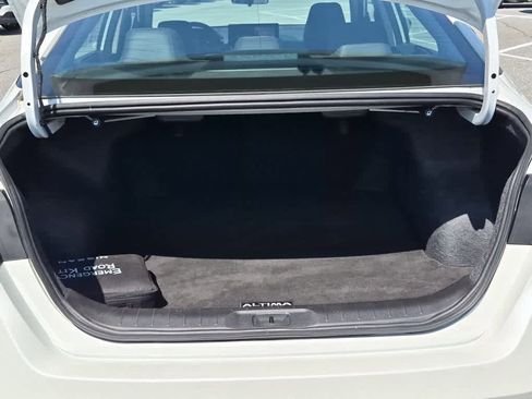 Used 2024 Nissan Altima 2.5 SL FWD image 22