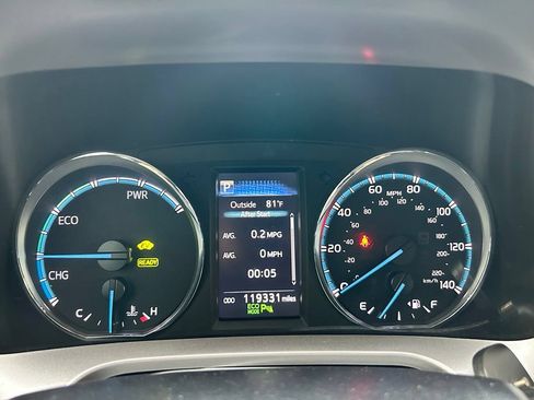 Used 2018 Toyota RAV4 Limited AWD/4WD image 23
