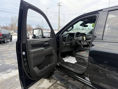 Used 2024 GMC Sierra 2500 AT4 w/ AT4 Premium Plus Package image 15