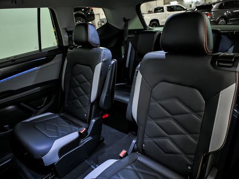 Used 2026 Volkswagen Atlas Peak Edition image 15