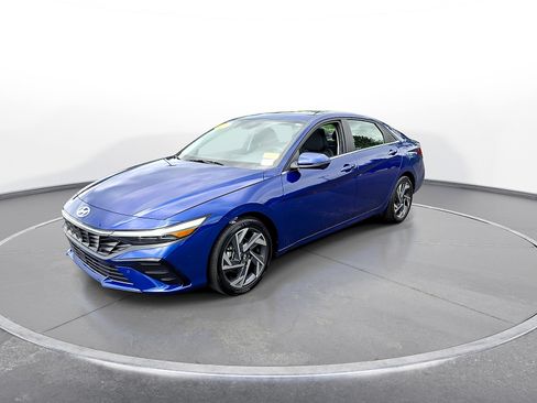 Used 2024 Hyundai Elantra Limited FWD image 4