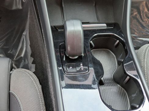 Certified 2023 Volvo C40 Recharge Core image 23