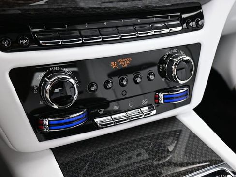 New 2027 Rolls-Royce Ghost Black Badge AWD/4WD image 22