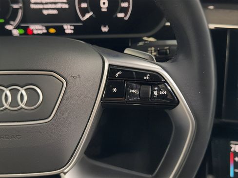 Used 2021 Audi e-tron Premium Plus w/ Premium Plus Package image 22