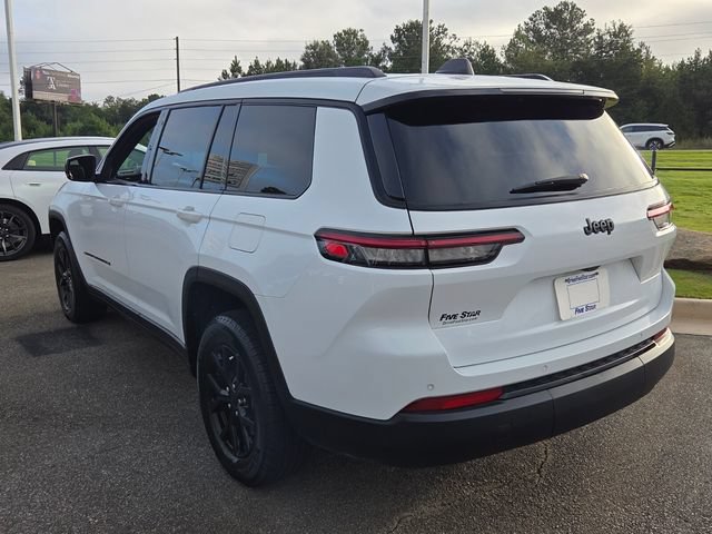 Used 2024 Jeep Grand Cherokee L Altitude RWD image 12