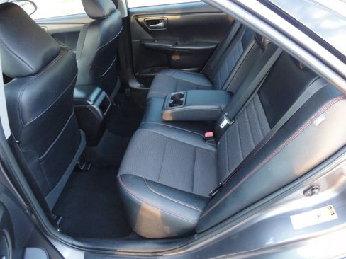 Used 2016 Toyota Camry SE FWD image 28