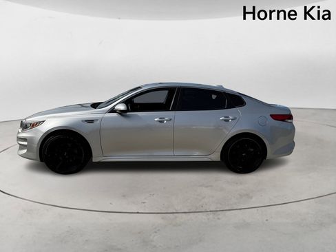 Used 2018 Kia Optima LX w/ 17" Alloy Wheels Package image 6