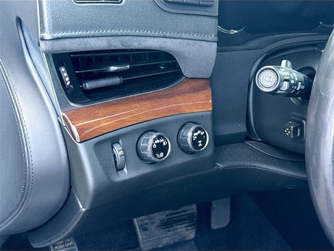 Used 2020 Cadillac Escalade ESV Luxury image 11