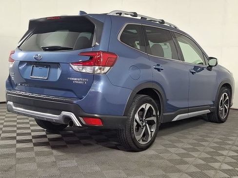 Used 2023 Subaru Forester Touring AWD/4WD image 9