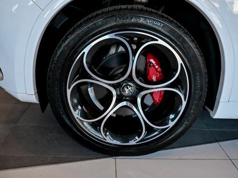 Used 2023 Alfa Romeo Stelvio Veloce image 50