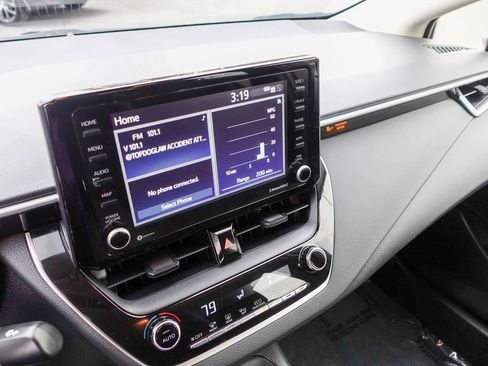 Used 2022 Toyota Corolla LE image 20