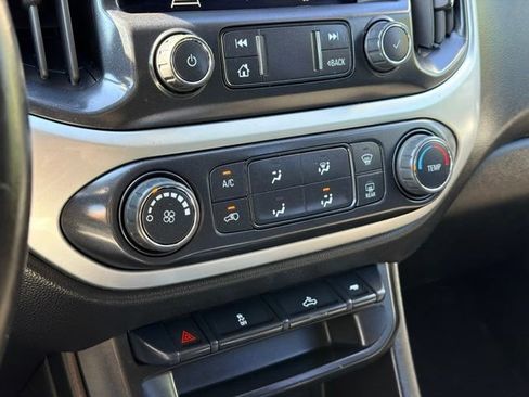 Used 2022 Chevrolet Colorado LT w/ LT Convenience Package AWD/4WD image 15