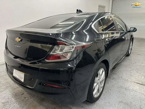 Used 2018 Chevrolet Volt Premier w/ Driver Confidence Package image 4