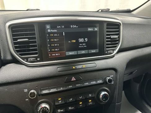 Used 2021 Kia Sportage LX AWD/4WD image 11