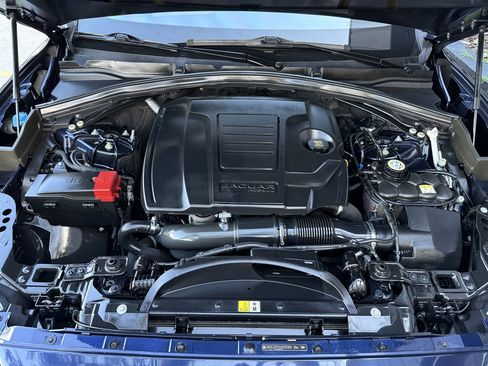 Used 2018 Jaguar F-PACE Premium image 31