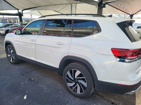 Used 2025 Volkswagen Atlas SE image 14