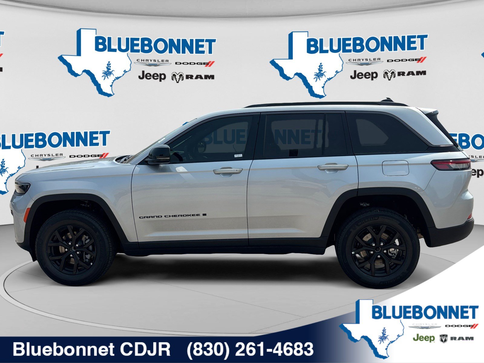 New 2026 Jeep Grand Cherokee Altitude RWD image 8