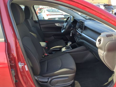 Used 2024 Kia Forte LXS image 31
