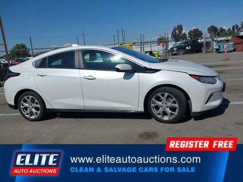 Used 2018 Chevrolet Volt Premier w/ Driver Confidence Package FWD image 25