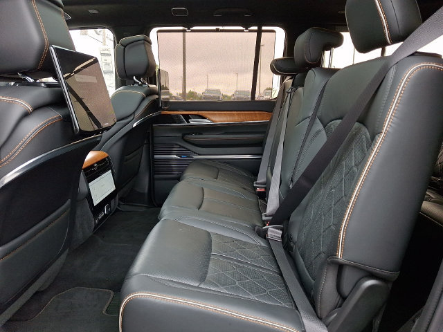 Used 2024 Jeep Grand Wagoneer Series III w/ Rear Seat Video Group 1 AWD/4WD image 10