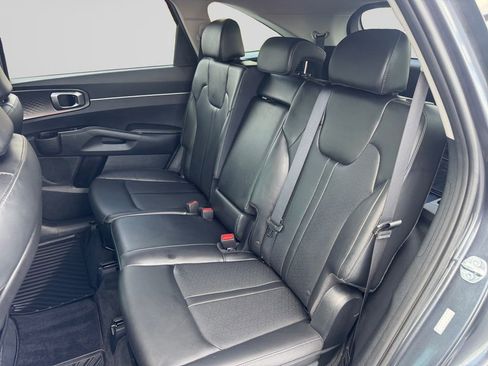Used 2023 Kia Sorento S w/ Panoramic Sunroof Package FWD image 13