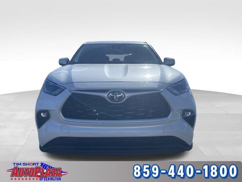 Used 2022 Toyota Highlander LE image 4