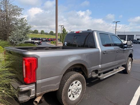 Used 2024 Ford F250 XLT w/ FX4 Off-Road Package AWD/4WD image 3